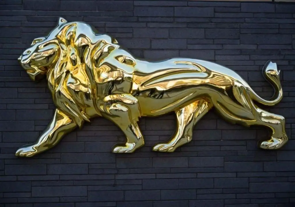 MGM 리조트의 상징인 금빛 사자 조형물 — 글로벌 카지노 브랜드의 상징