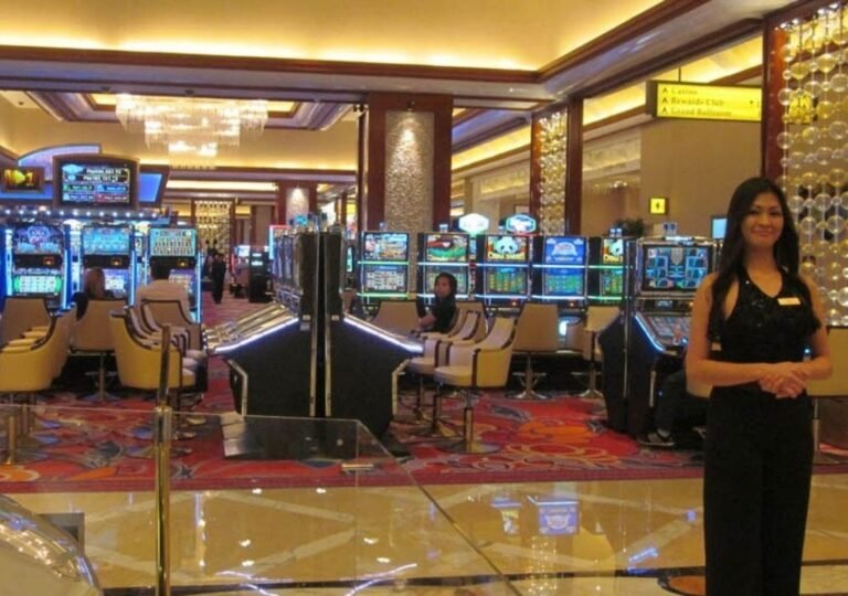 솔레어 카지노 내부, 슬롯머신 구역