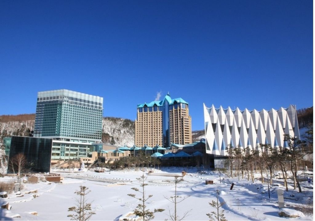 강원랜드 카지노 전경, 2025년 4분기 매출이 전년 대비 6% 증가한 국내 유일 내국인 카지노 리조트