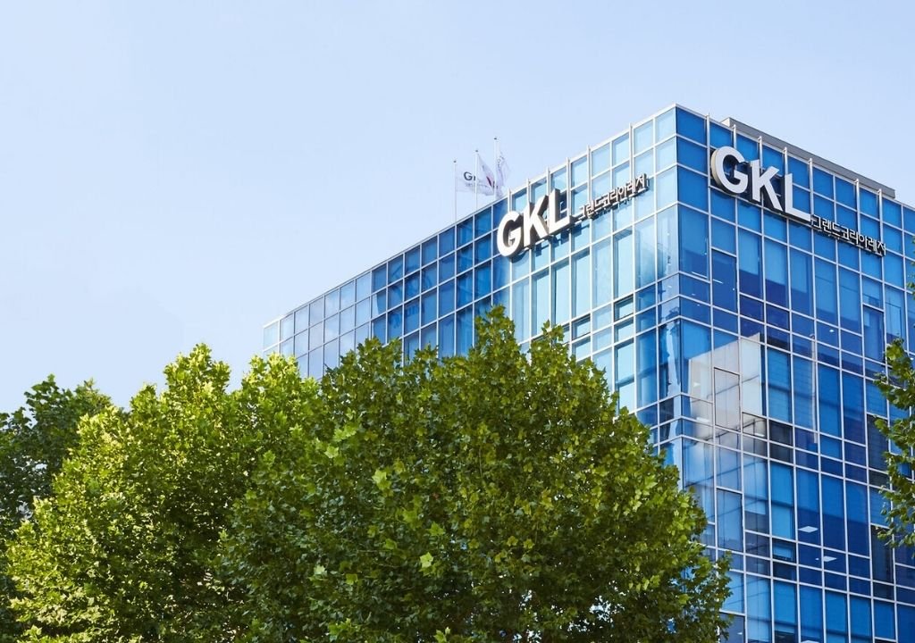 GKL 1분기 순이익 소식을 보여주는 그랜드코리아레저 본사 건물 전경